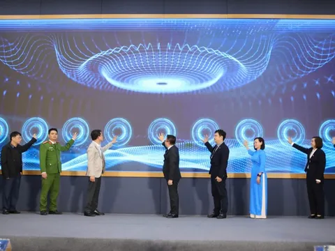 Người dân sẽ dễ dàng mua thuốc trực tuyến an toàn của FPT Long Châu qua VNeID