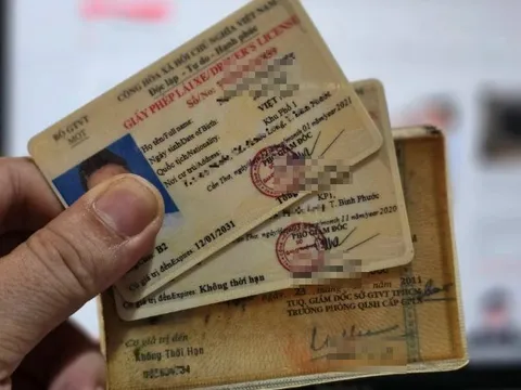 Xử lý nghiêm 'cò mồi' nhận đổi giấy phép lái xe