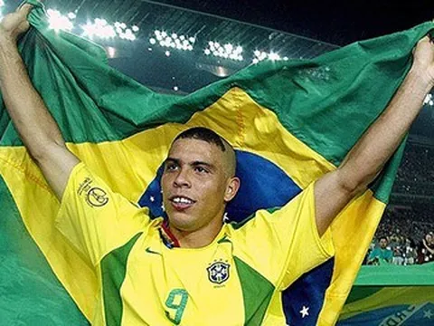 Ronaldo bất ngờ tuyên bố muốn trở lại với bóng đá Brazil