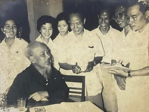 Gia đình nhiếp ảnh gia 4 đời lưu giữ ký ức Hà Nội