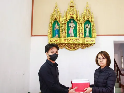 Chàng hoạ sỹ thực hiện di nguyện hiến giác mạc của cha