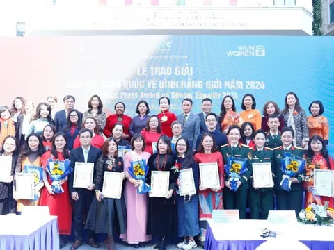 Báo Phụ nữ Thủ đô nhận giải Báo chí toàn quốc về bình đẳng giới tổ chức lần đầu tiên tại Việt Nam