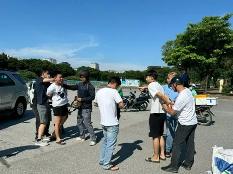 Gửi xe khách, giao nhận 5 bao tải ma túy tại khu vực sân vận động Mỹ Đình