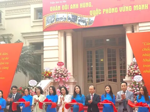 Khai mạc Triển lãm ‘Quân đội anh hùng, Quốc phòng vững mạnh’