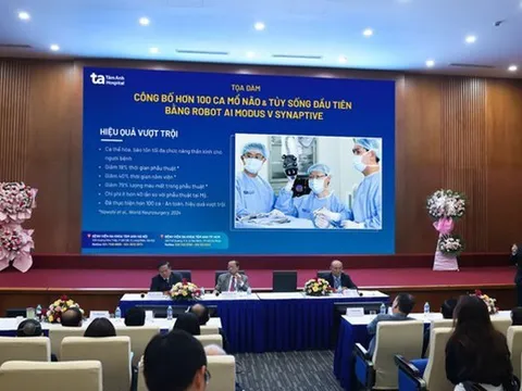 Thực hiện thành công 100 ca mổ não, tủy sống đầu tiên với Robot AI duy nhất tại Việt Nam