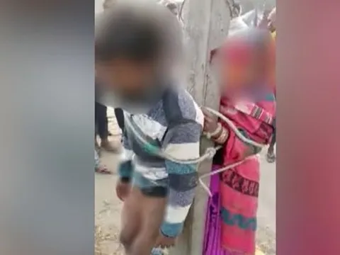 Phẫn nộ cảnh đôi nam nữ bị trói vào cột, bị đánh đập