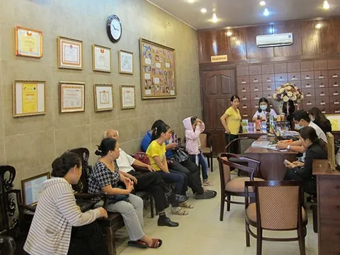 Đi tìm nơi chữa bệnh chàm