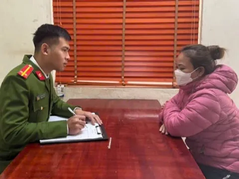 Bắt quả tang 2 chân dài bán dâm giá 250 nghìn đồng, tú bà "cắt phế" 150 nghìn