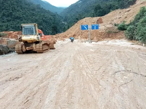 Sạt lở tại đèo Khánh Lê: Thông xe 2 làn từ 7h ngày 24/12