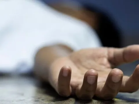 Phát hiện thi thể người đàn ông trong phòng tắm bị khóa