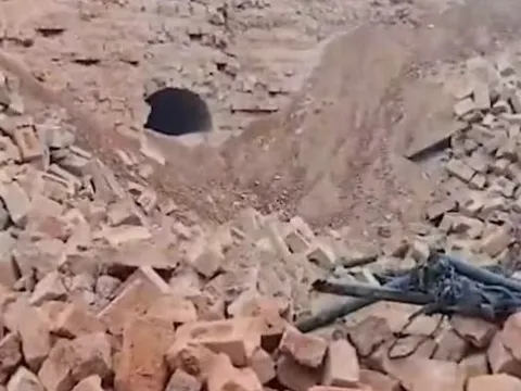 Tường lò gạch đổ sập, 4 trẻ em tử vong