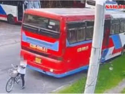 Bắt tài xế lùi ô tô cán tử vong nữ công nhân dừng xe đạp nghe điện thoại