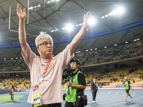 HLV của Singapore nhập viện trước trận đại chiến với Việt Nam