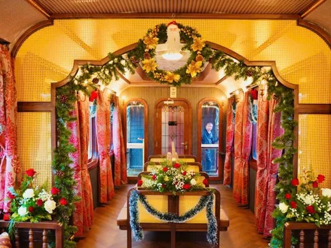 Ấn tượng đoàn tàu “hoàng hậu” phục vụ du khách tại Đà Lạt