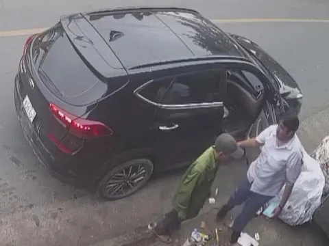 Khởi tố 2 đối tượng giả vờ hỏi mệnh giá tiền để trộm cắp tài sản