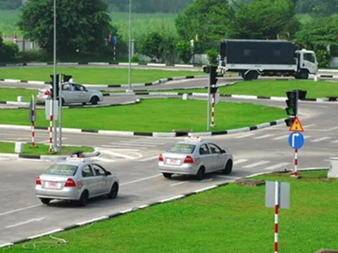 Điều kiện kinh doanh cơ sở đào tạo lái xe ô tô, áp dụng từ 1/1/2025