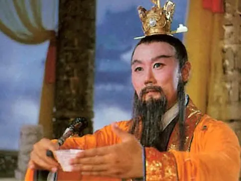 Vì sao Trấn Nguyên Tử lại mời Đường Tăng ăn quả Nhân sâm?