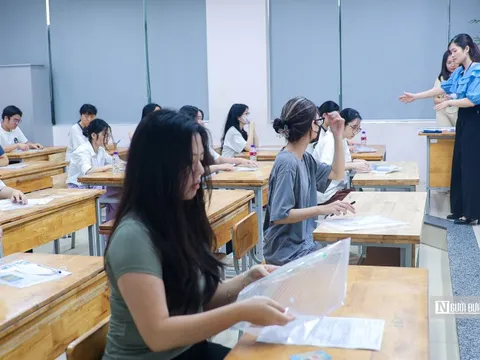 Những vật dụng cấm mang vào phòng thi tốt nghiệp THPT năm 2025