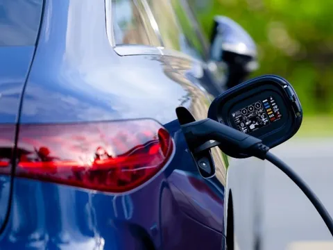 Xe ô tô điện sẽ có giấy phép lái xe riêng từ năm 2025, ai cũng nên biết
