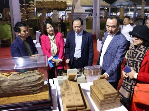 Sôi động Phiên chợ đặc sản, hàng quà tặng, thủ công mỹ nghệ, OCOP tại Thủ đô