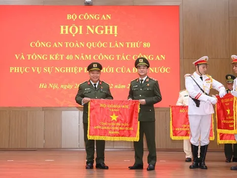 Bộ Công an tặng cờ thi đua cho Công an tỉnh Bình Thuận