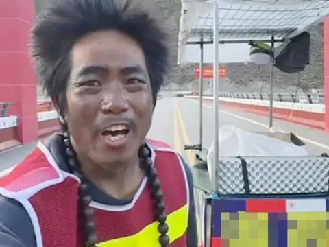 Chàng trai "biến thành ông lão" sau nửa năm đi bộ 3.300km
