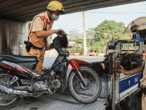 Quy định mới nhất về tạm giữ xe và giấy phép với người vi của CSGT, ai cũng nên biết