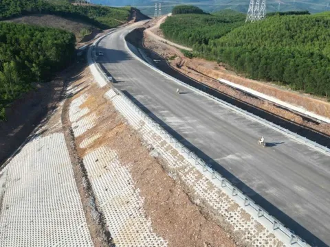 Hộ dân cuối cùng tự nguyện bàn giao mặt bằng dự án cao tốc qua Quảng Bình