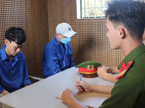Bắt 2 nhóm cho vay lãi suất lên tới 695%/năm