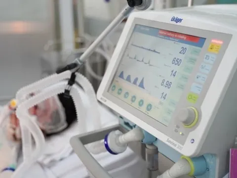 Nam sinh lớp 9 nguy cơ mất bàn tay vì chơi pháo nổ