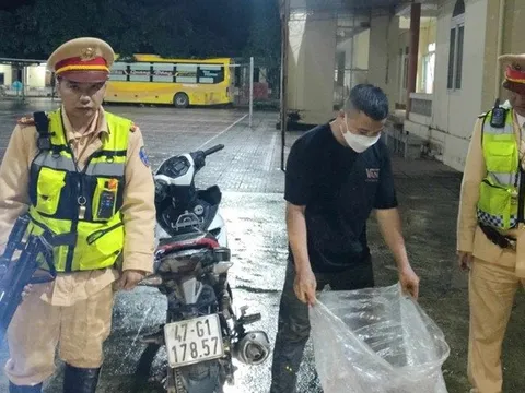 Bắt giữ đối tượng dùng súng săn bắt 3 cá thể khỉ rồi mang đi tiêu thụ
