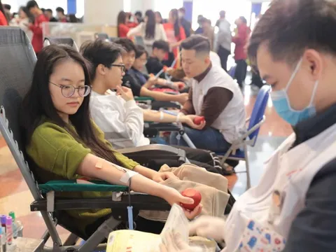 Hàng nghìn sinh viên đăng ký hiến máu tình nguyện