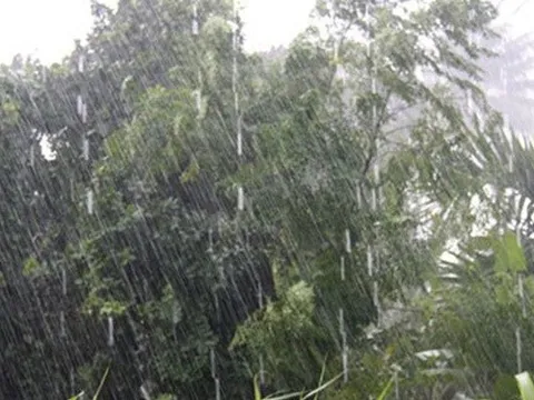 Ảnh hưởng không khí lạnh tăng cường, miền Trung mưa to