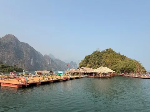 Chuyên gia gợi mở hướng đi cho du lịch lòng hồ Sơn La