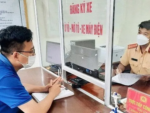 Thủ tục sang tên xe khi mua bán xe cũ từ năm 2025, ai cũng nên biết