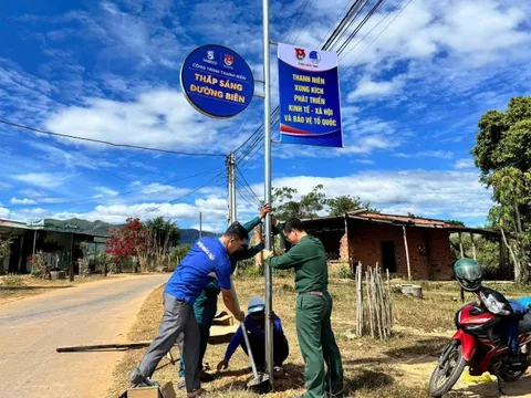‘Thắp sáng đường biên’-Giáo dục thế hệ trẻ qua ánh sáng biên cương
