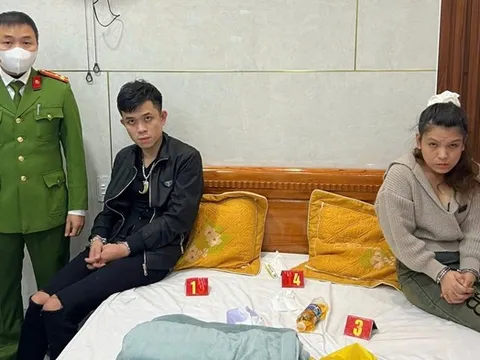 Bắt quả tang đôi nam nữ tàng trữ trái phép chất ma túy trong nhà nghỉ