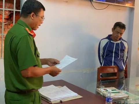Vườn sầu riêng bị thiệt hại, người đàn ông vào 10 nhà hàng xóm đập phá