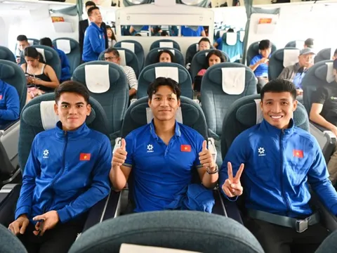 Đội tuyển Việt Nam lên đường sang Thái Lan, sẵn sàng giành chức vô địch AFF Cup