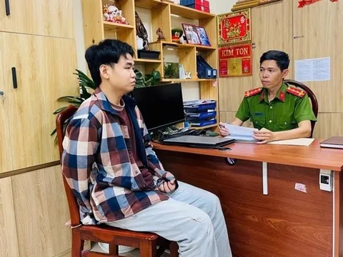 Bắt đối tượng hiếp dâm bé gái 12 tuổi quen qua ứng "Chat với người lạ"