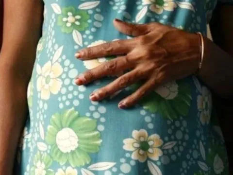 Lên cơn đau tim khi sinh con, người phụ nữ tử vong