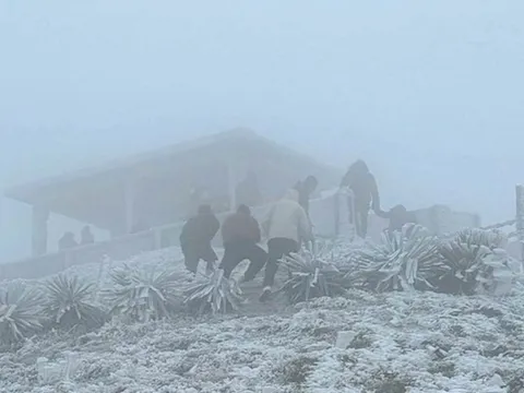 Miền Bắc chuẩn bị đón 2 đợt không khí lạnh mạnh "lạ thường"