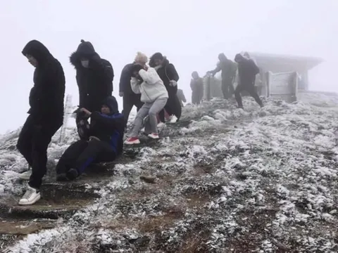 Miền Bắc chuẩn bị đón không khí lạnh mạnh "lạ thường", giữa tháng 1 rét đậm, rét hại