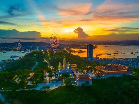 Tạp chí Mỹ chọn Vịnh Hạ Long là điểm đến dành cho người tuổi Tý năm 2025