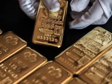 Giá vàng 4/1: Vàng thế giới giảm mạnh