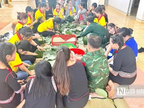 Mùa xuân ấm áp về trên biên cương