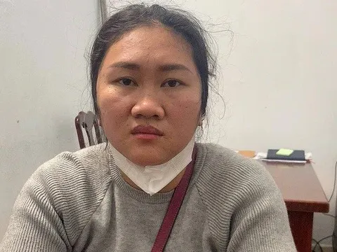 Bắt người phụ nữ giở trò với nam du khách xem cầu Rồng phun lửa