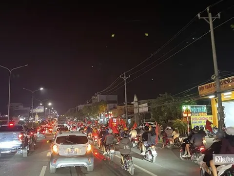 Triệu người xuống đường mừng tuyển Việt Nam vô địch AFF Cup 2024