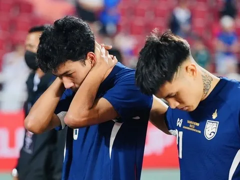 HLV Thái Lan nói gì về bàn thắng thiếu Fairplay của Supachok?