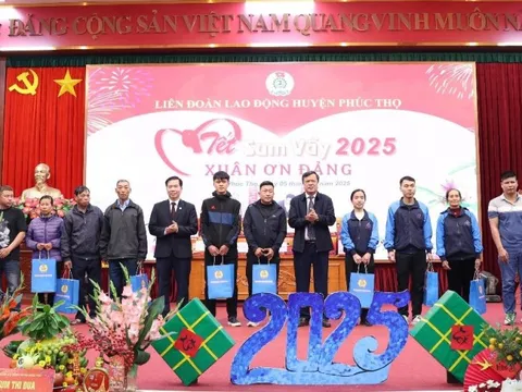 Ấm áp “Tết sum vầy - Xuân ơn Đảng” của Liên đoàn lao động huyện Phúc Thọ